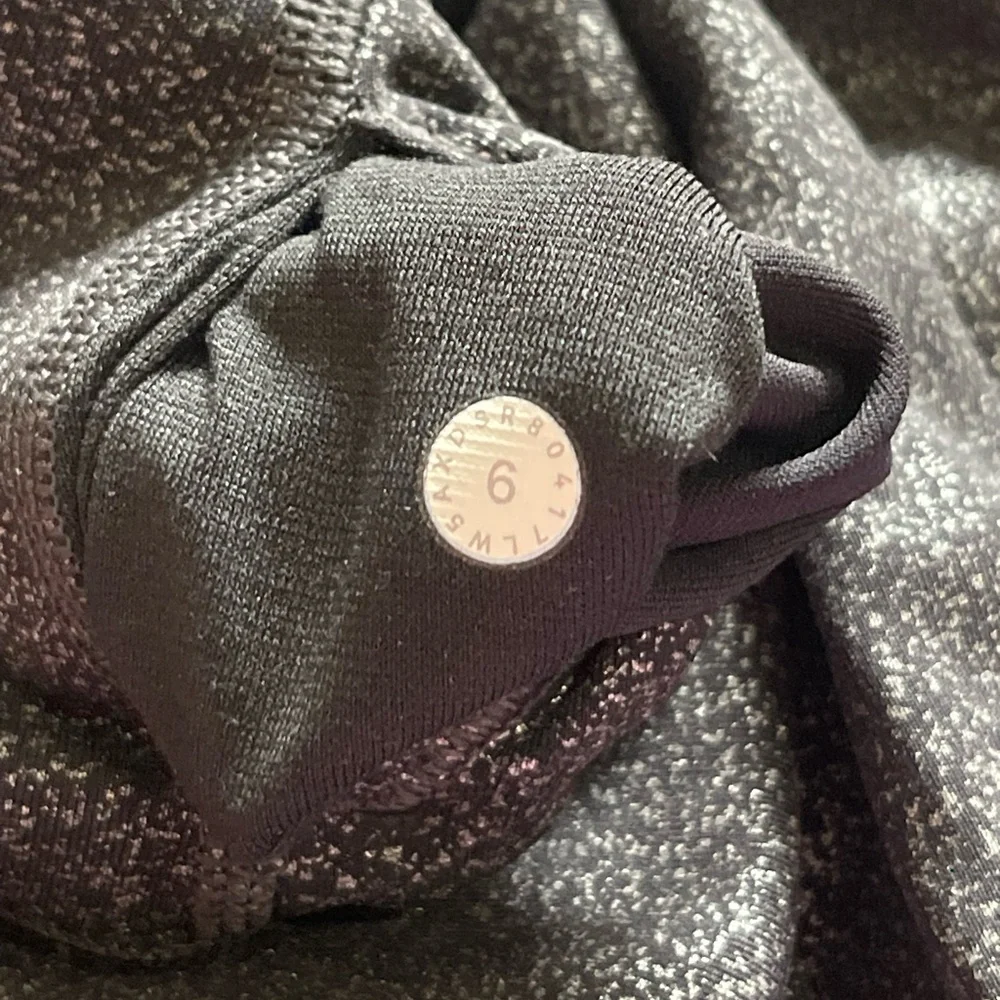 Lululemon Wunder Under Hi-Rise Tight 25’
Luminosity Foil Print Black Silver - Picture 8 of 10